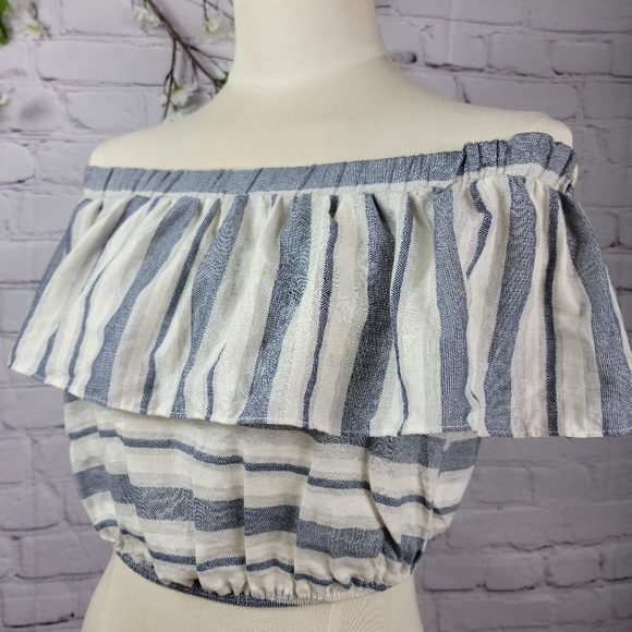 A'GACI OFF SHOULDERS RUFFLE CROPPED TOP sz M(+390) - Picture 5 of 14